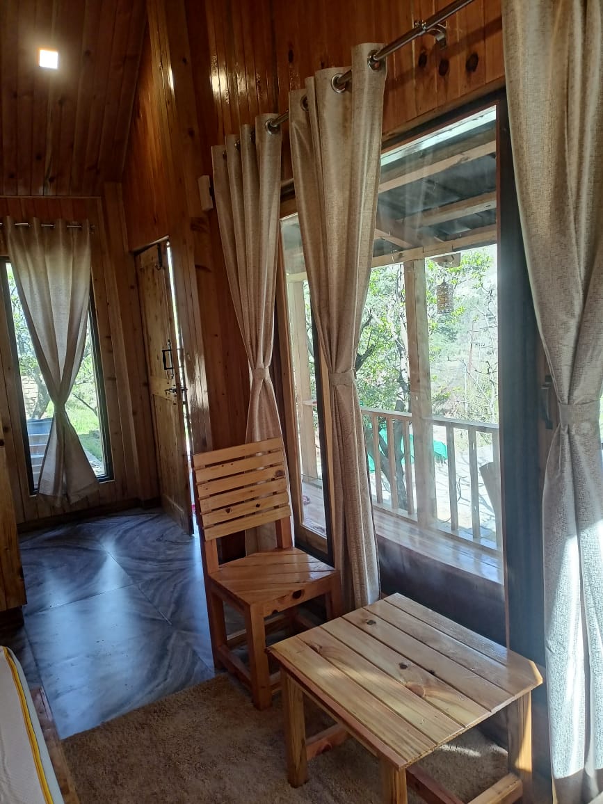 Hideway Holt Tiny Cabin - Tap to explore photos