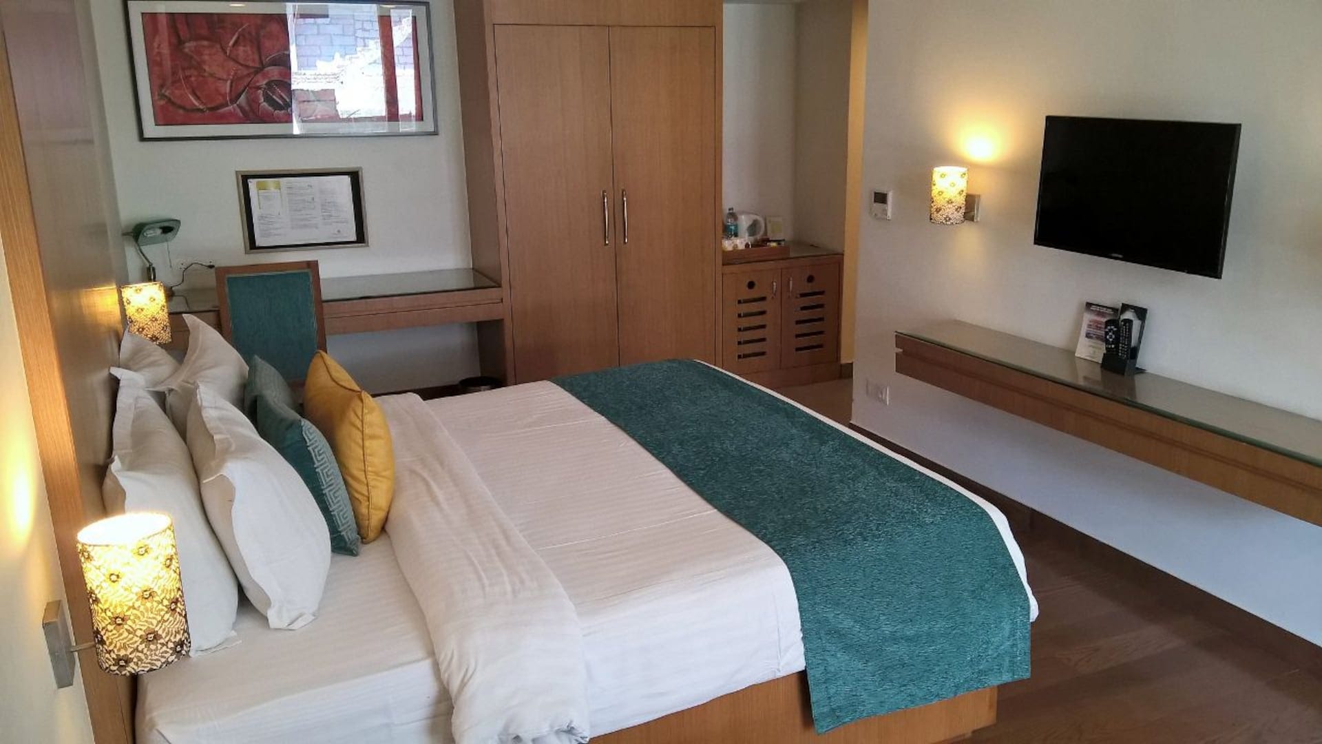 Lemon Tree Hotel Dehradun - Tap to explore photos