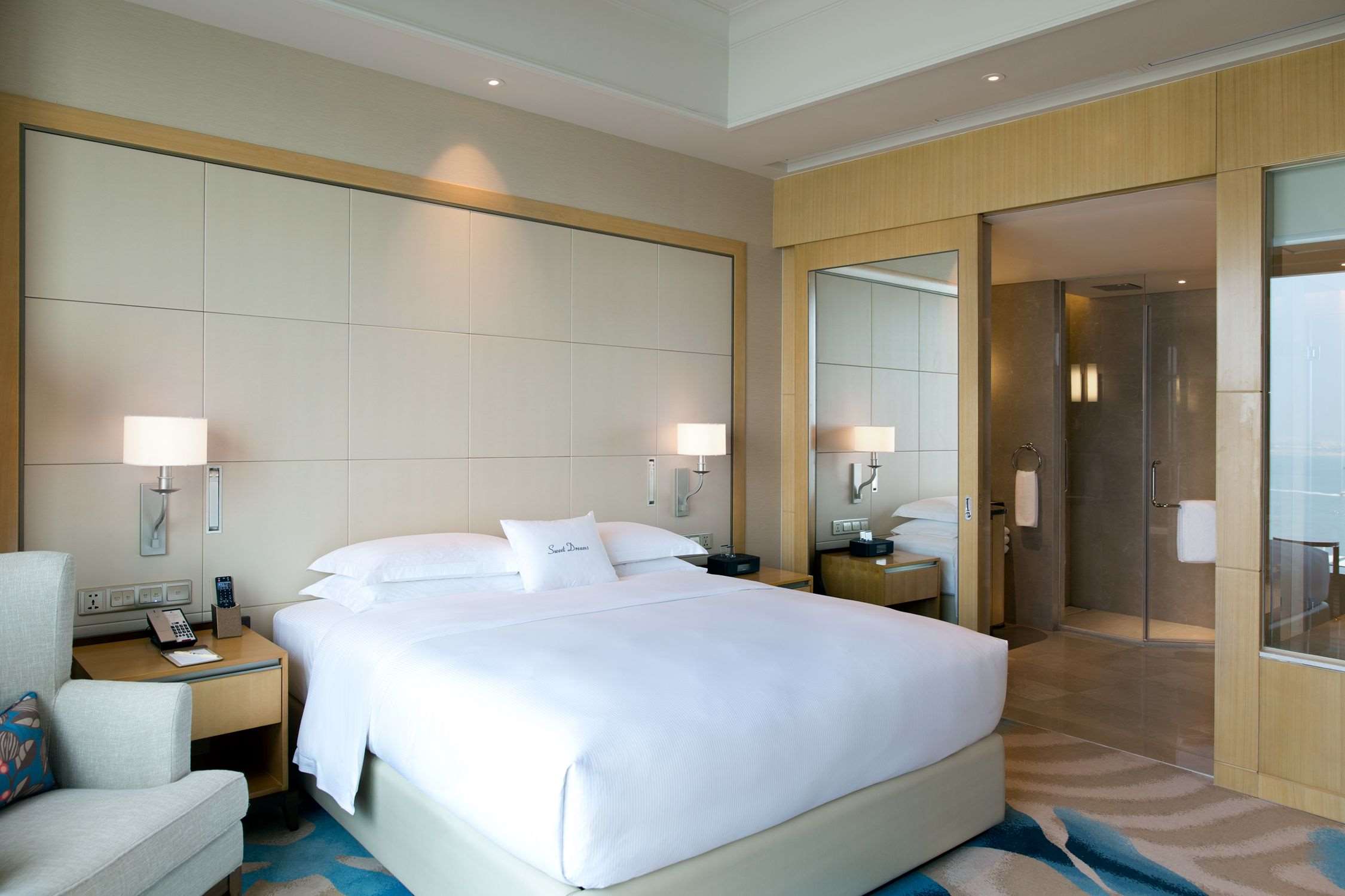 DoubleTree by Hilton Hotel Xiamen - Wuyuan Bay - Tap to explore photos