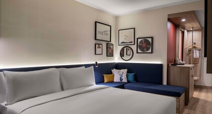 Hampton by Hilton Istanbul Merter Room Type - KING CORNER RM SOFA BED NS