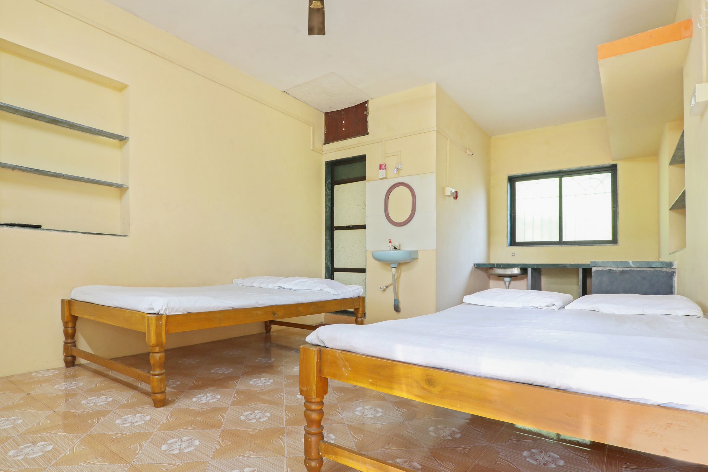 Om Shanti Homestay - Tap to explore photos
