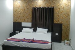 HOTEL ALAKHRAJ PALACE