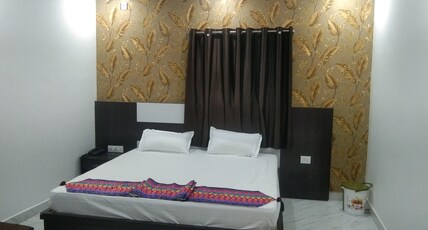 HOTEL ALAKHRAJ PALACE Room Type - Standard Room Non AC