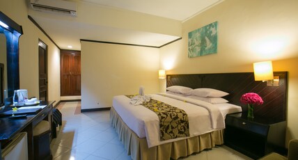 Legian Paradiso Hotel Room Type - Super Deluxe Pool View Room Legian Paradiso Hotel Room Type - Super Deluxe Pool View Room