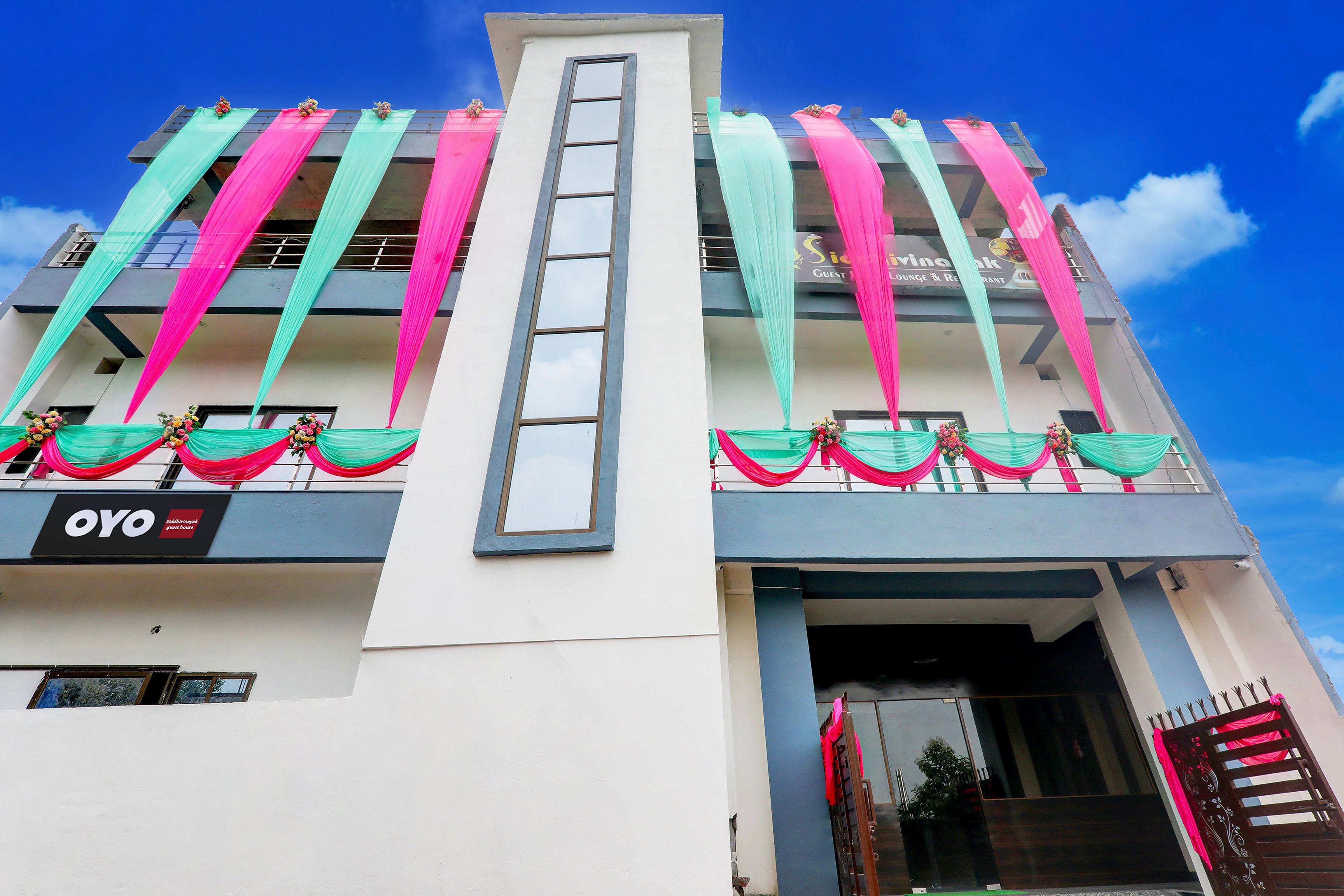 Hotel O SIDDHIVINAYAK GUEST HOUSE & RESTAURANT - Tap to explore photos
