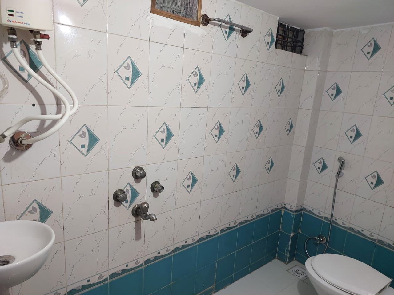 Sukun Homestay - Tap to explore photos