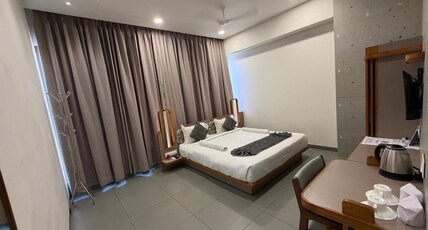 Euphoria The Fine Dine Room Type - Deluxe room