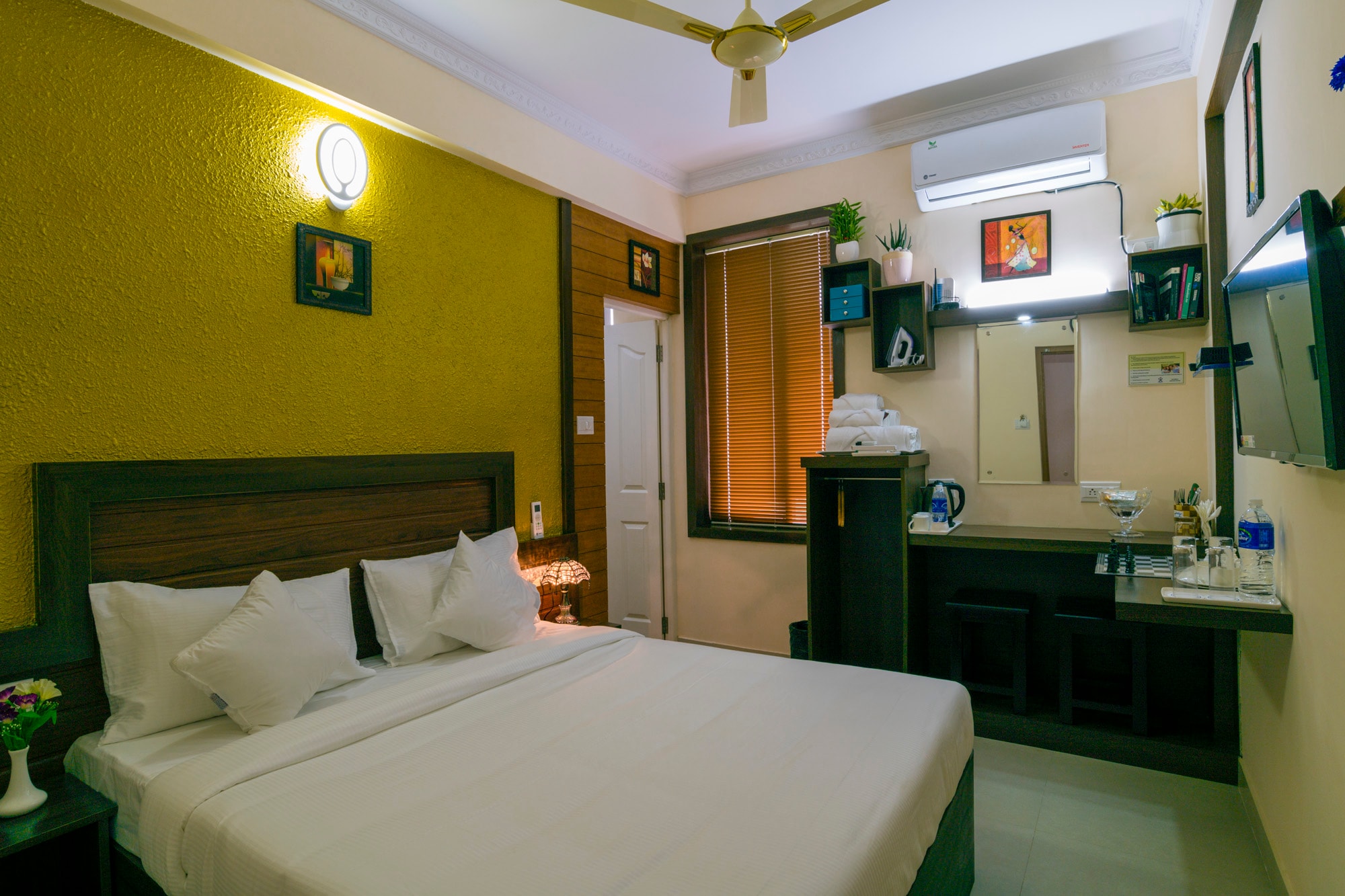 Blue Bell Airport Hotel - Tap to explore photos