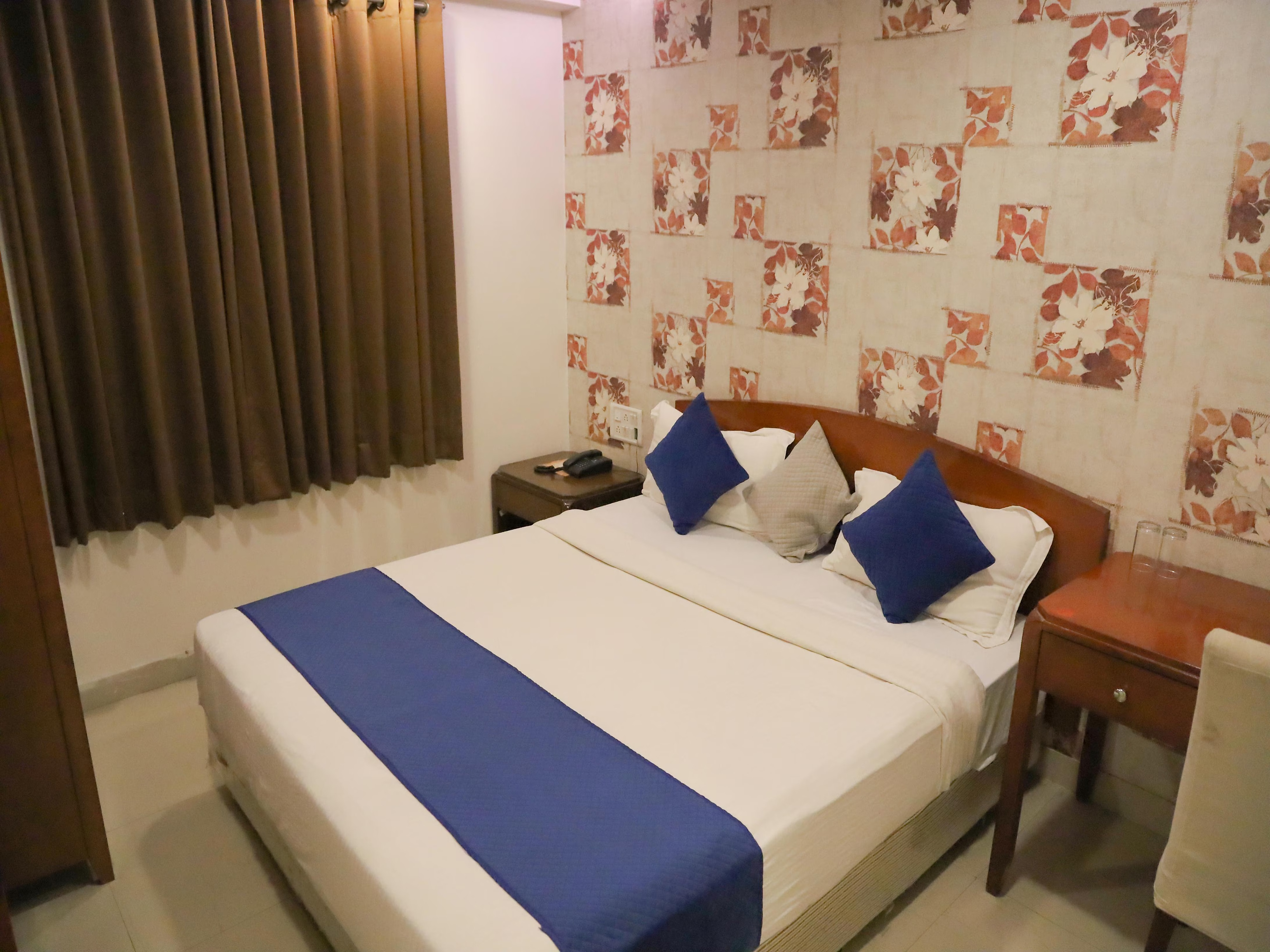 Hotel Grand Eagle near JECC Sitapura - Tap to explore photos