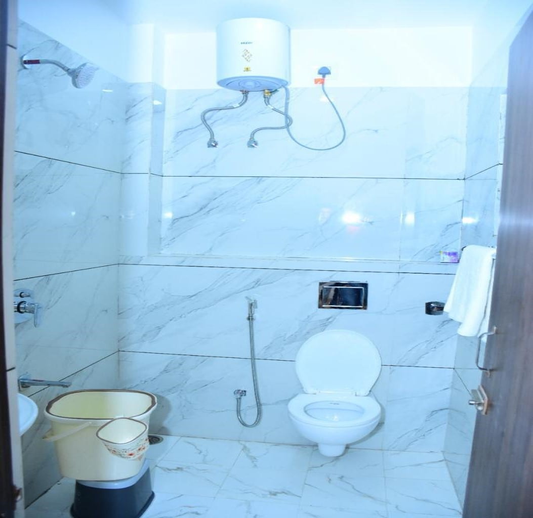 HOTEL R K - Tap to explore photos