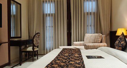 The Himalayan Residency Room Type - Deluxe King Bed Room
