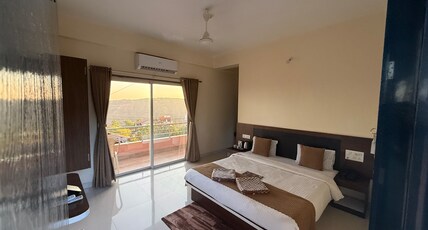 Hotel Mahabaleshwar Mount View Room Type - Super Deluxe Room With Balcony Hotel Mahabaleshwar Mount View Room Type - Super Deluxe Room With Balcony