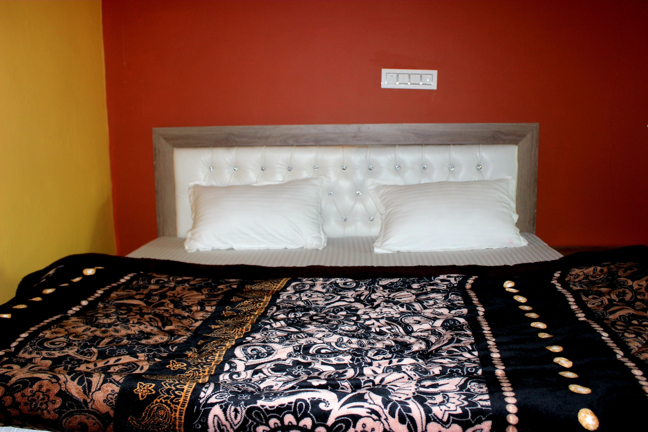 Hotel Om nanda rudra - Tap to explore photos