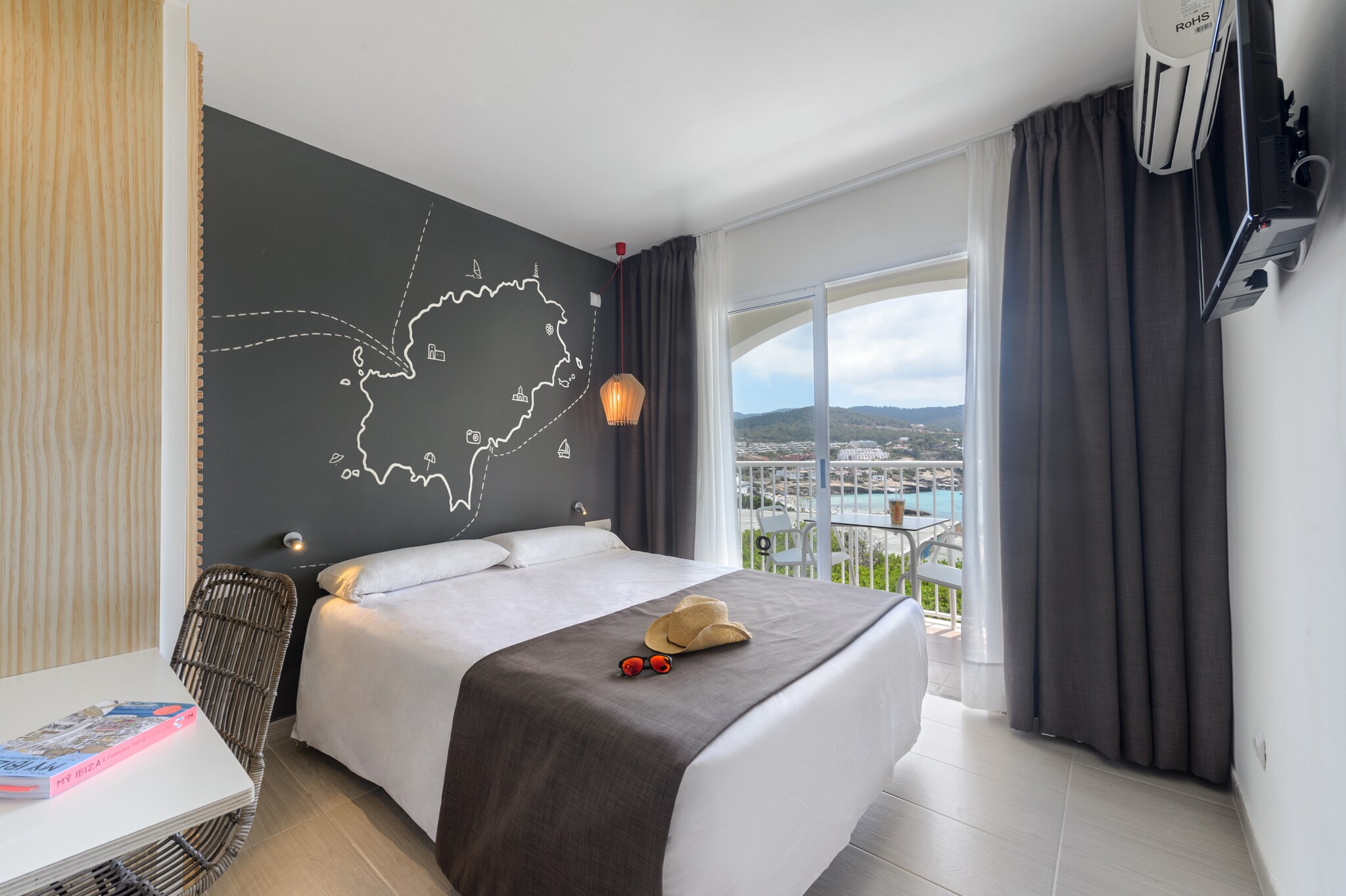 Hotel Vibra Cala Tarida - Tap to explore photos