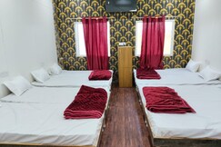 Eklavya Palace Yatri Grah