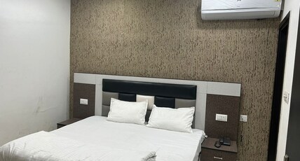 NAWABZ HOTEL Room Type - deluxe rooms