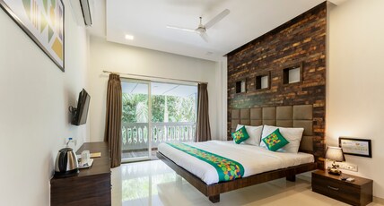 Treebo Blue Roof Seaside With Pool Room Type - Deluxe Family Room