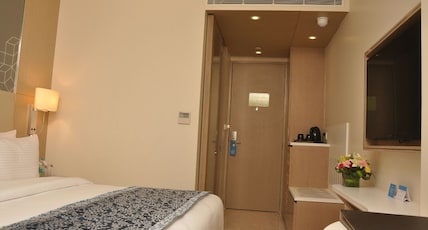 Days Hotel by Wyndham Jaipur Tonk Road Room Type - 1 King Bed, Mobility Accessible Room, Non-Smoking Days Hotel by Wyndham Jaipur Tonk Road Room Type - 1 King Bed, Mobility Accessible Room, Non-Smoking