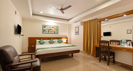 Treebo Golden Bliss Room Type - Spacious Premium Room