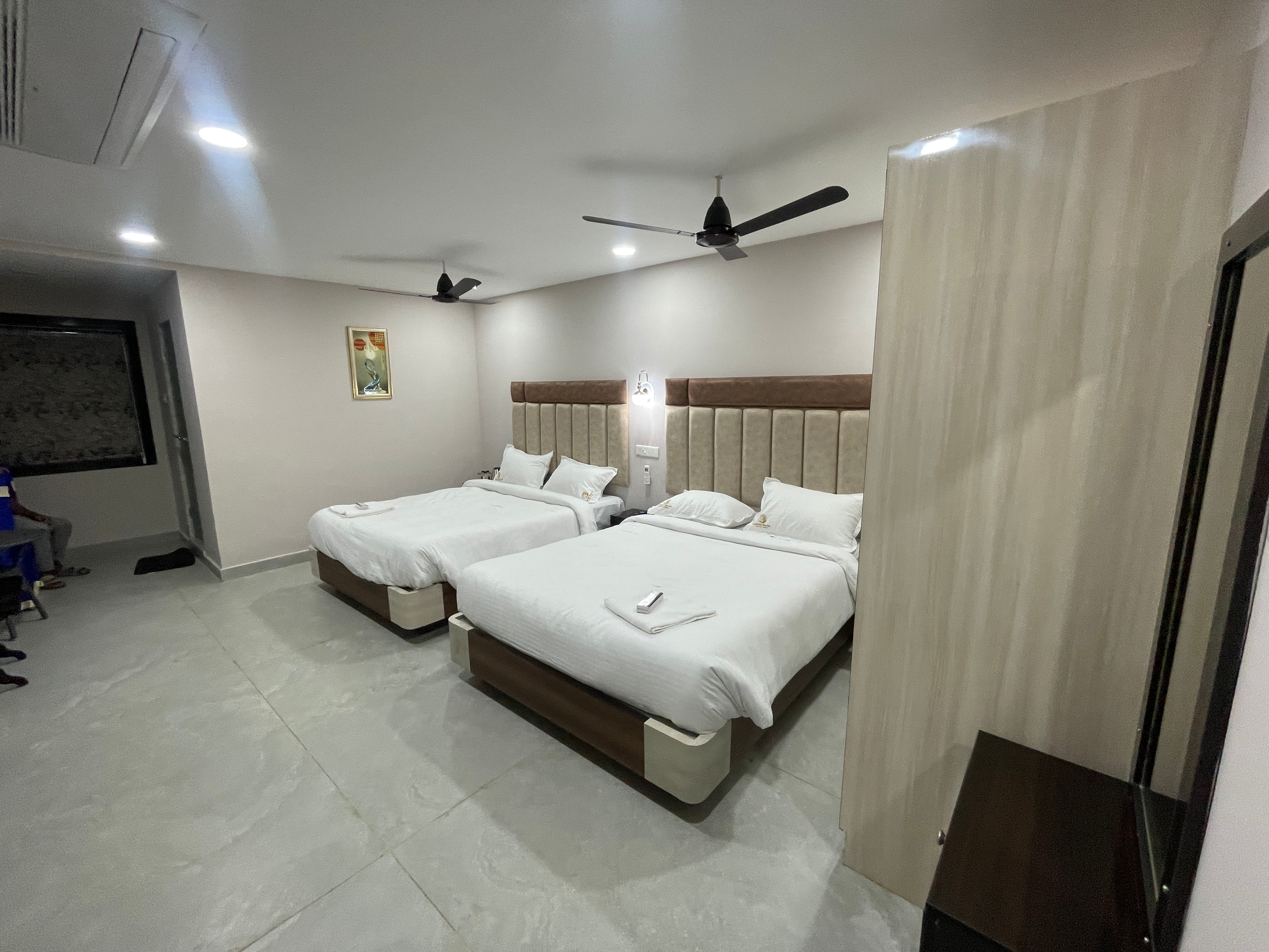 Gemini Suites - Tap to explore photos