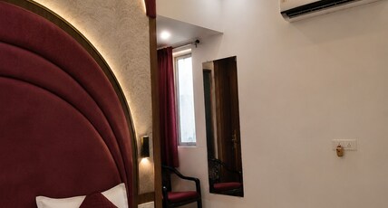 Hotel Sai Palace Room Type - SUPER DELUXE Hotel Sai Palace Room Type - SUPER DELUXE