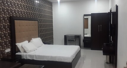 Hotel Mandakini Lush Room Type - Executive Room