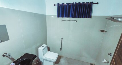 GB 25 Inn Room Type - Nonac with fan one bedroom full privacy cottage