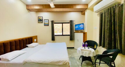 HOTEL GURUKRIPA INN Room Type - Super Deluxe Room View