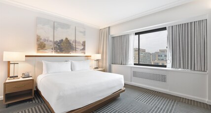 The Capital Hilton Room Type - 1 KING ACC W  BATHTUB