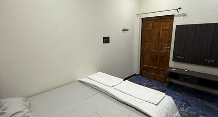 Mahamaya paying guest house Room Type - Bedroom 1