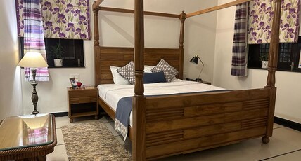The ArtRest Room Type - Dahlia Room