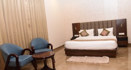 HOTEL P&S VINDHYA Room Type - EXECUTIVE ROOM
