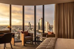 Oakwood Premier, Melbourne