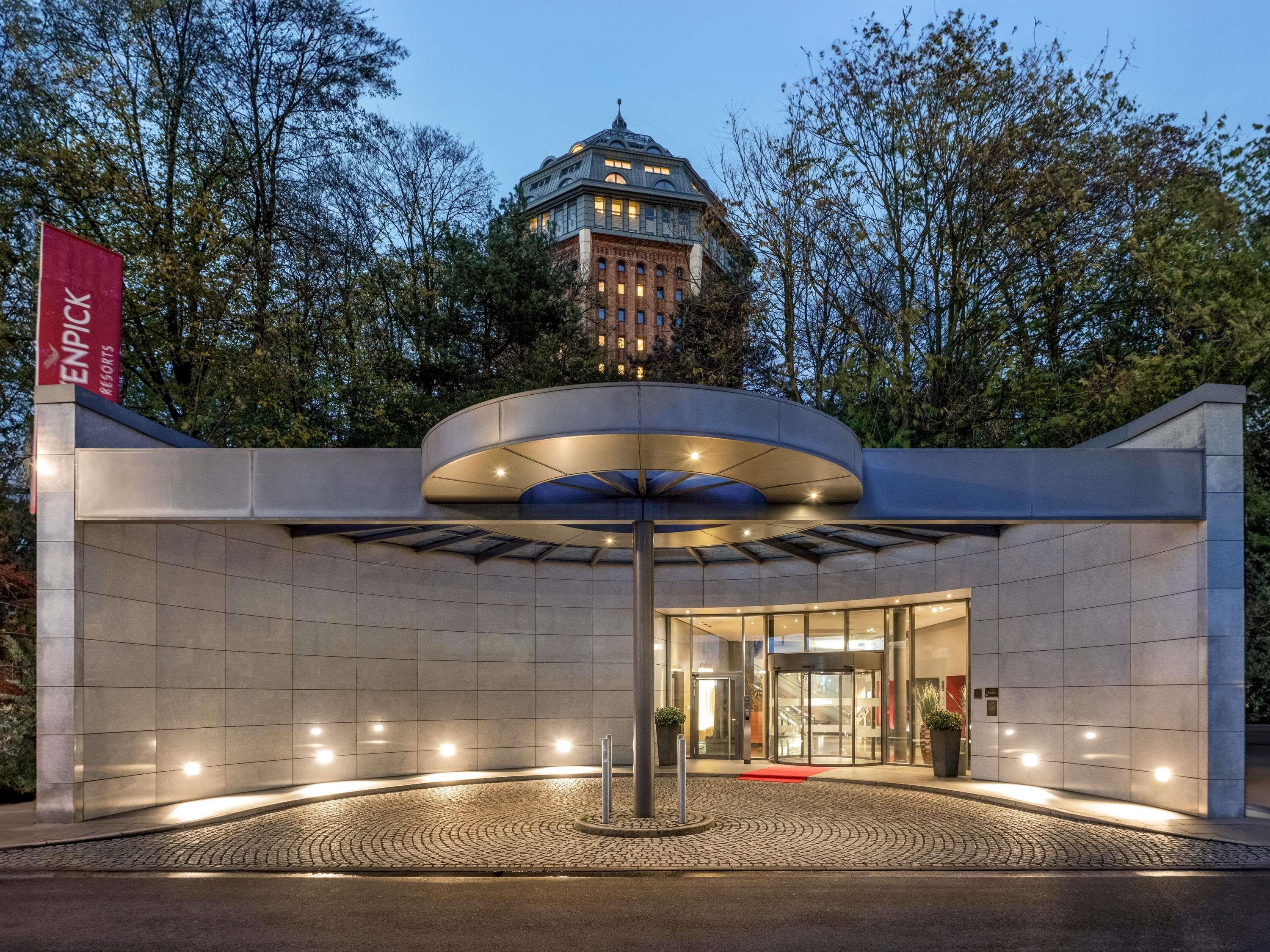 Movenpick Hotel Hamburg - Tap to explore photos