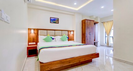 Treebo The Meridian, 10 Mins To Mahatma Gandhi Park Room Type - Standard Room