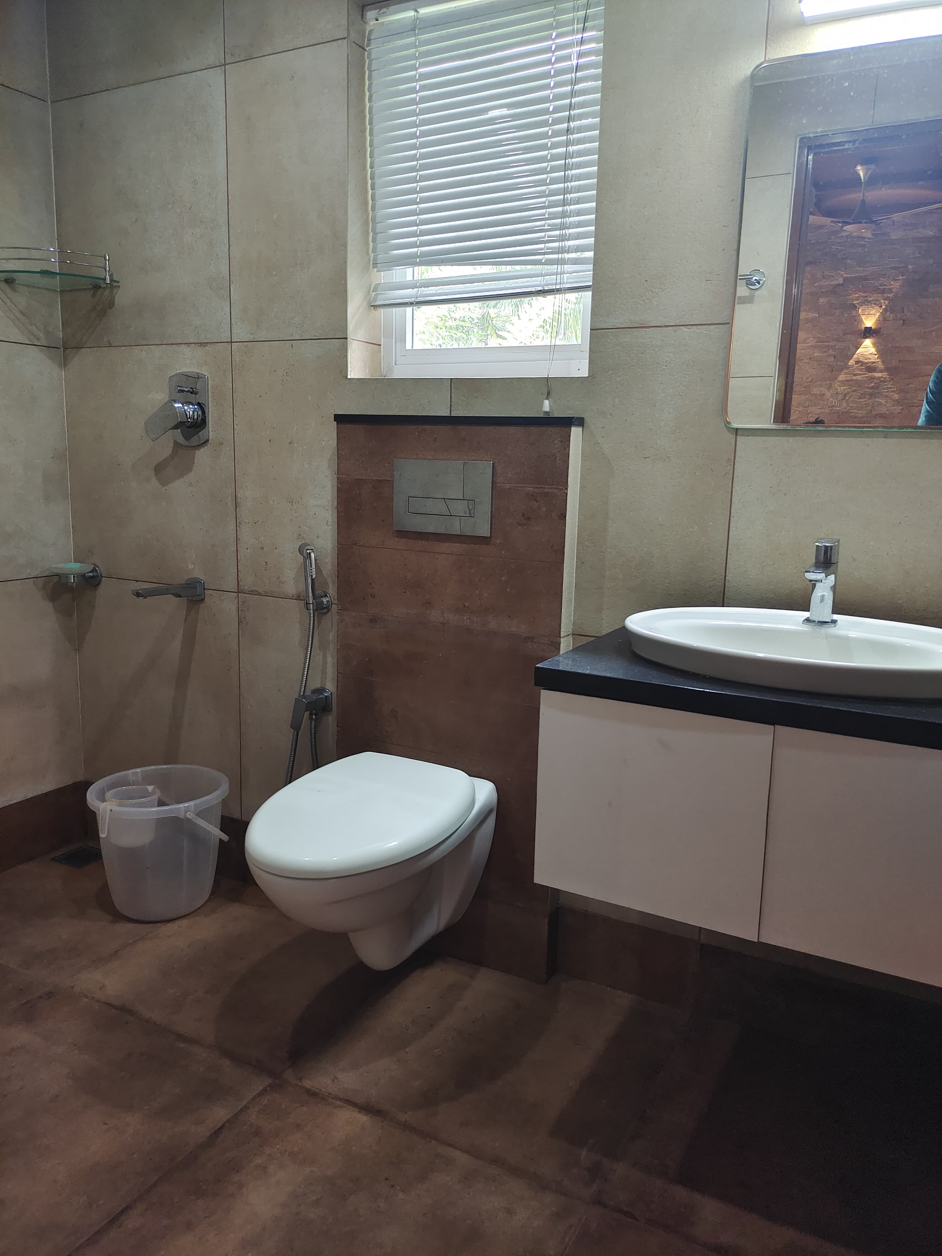 Pepper Groove Full Property - Tap to explore photos
