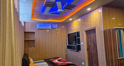 Dilli Darbar Hotel & Restaurant Room Type - Deluxe room