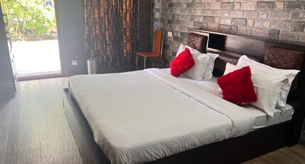 Heaven Valley Resort Room Type - Double Deluxe AC