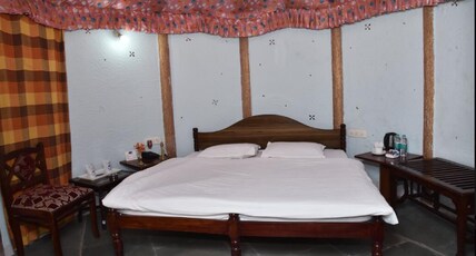 Hotel Master Paradise Room Type - Deluxe Double Bed Rooms