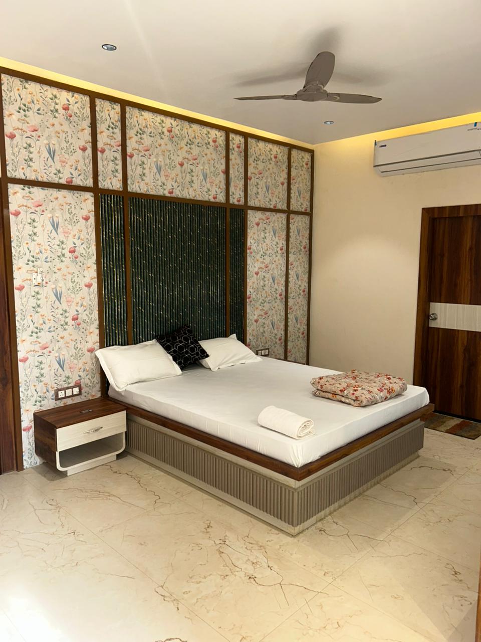 Hotel Ujala Regency - Tap to explore photos