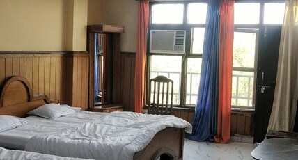 POOJA GUEST HOUSE Room Type - Standard Room - AC