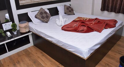 HOTEL QADRI Room Type - Ac Double Bed Room