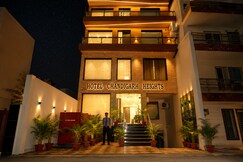 Hotel Chandigarh Heights - Airport Road Manali Highway Transit Hotel