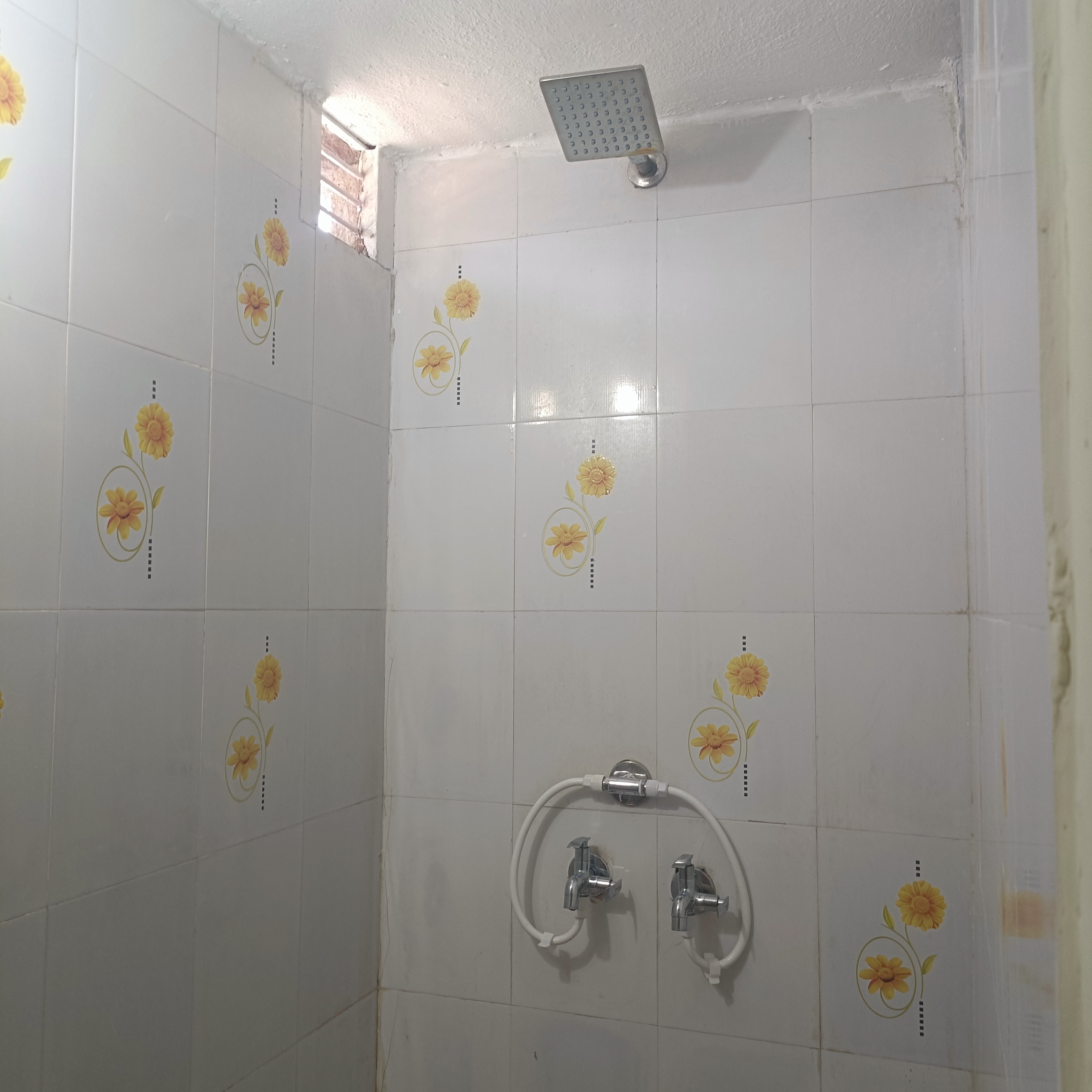 Shri Narayan home Stay - Tap to explore photos