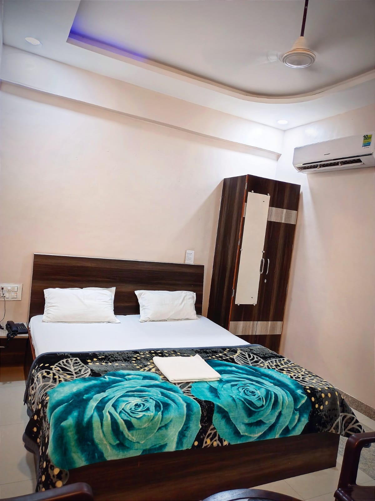 Golden Star Hotel and Resorts - Tap to explore photos