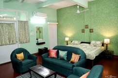 Heritage Centrally located great view