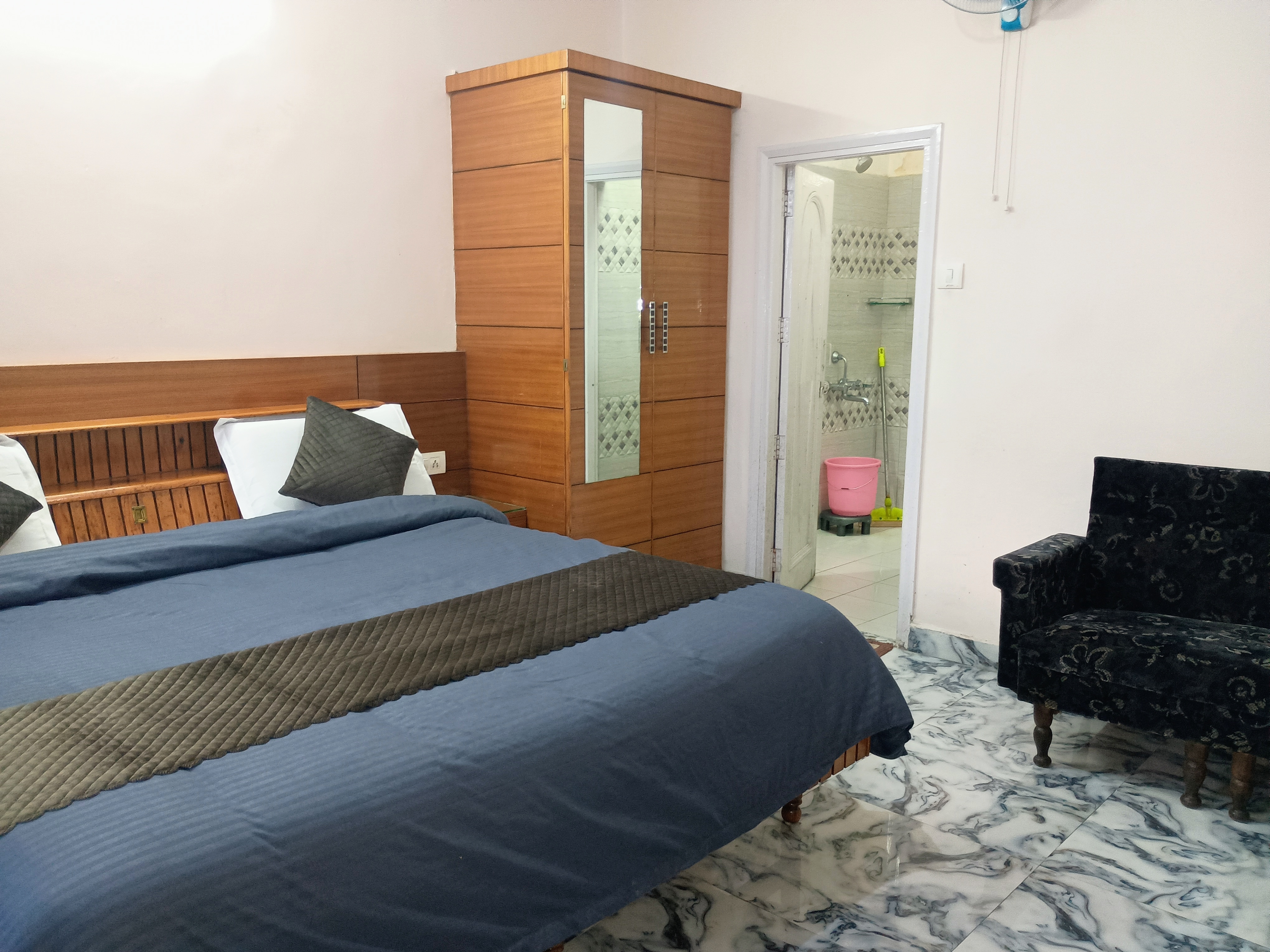 Hotel Monal - Tap to explore photos