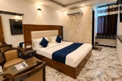Hotel Raj Palace at Delhi Airport