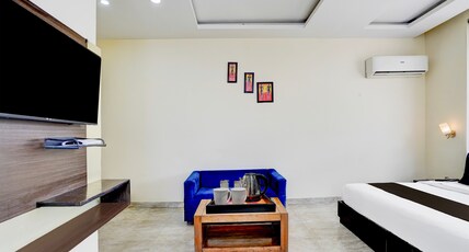Super Collection O Railway Station Dehradun Formerly Hotel Narula Room Type - Deluxe Super Collection O Railway Station Dehradun Formerly Hotel Narula Room Type - Deluxe