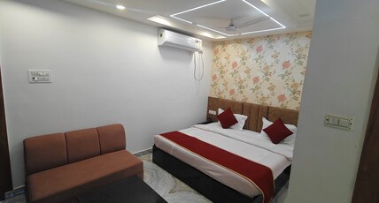 hotel pranjal palace Room Type - prime luxury room